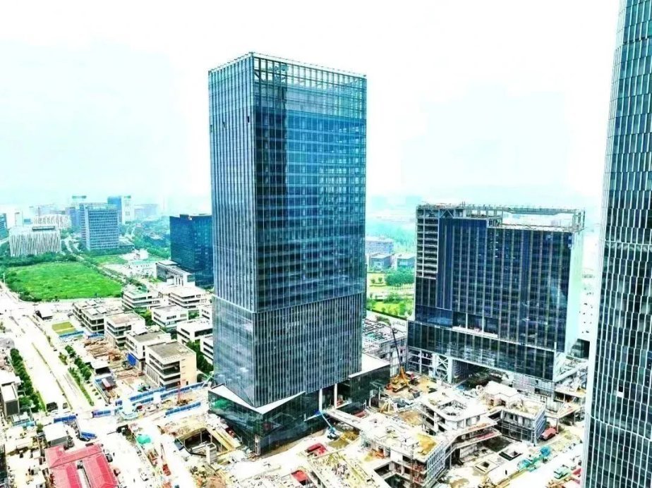 《2023~2024年中國數(shù)字建筑產(chǎn)業(yè)發(fā)展研究年度報告》 發(fā)布探尋建筑行業(yè)精細化管理新模式