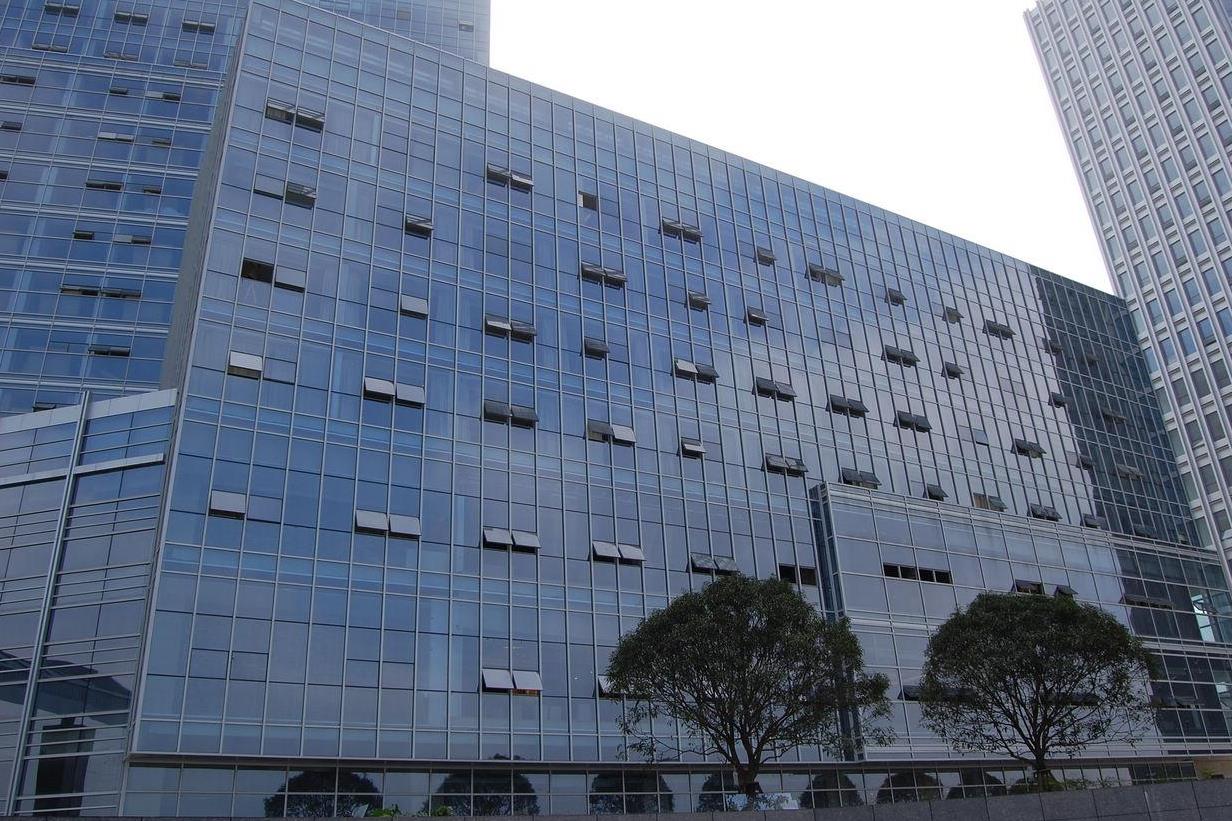 全球首條建筑幕墻智能機(jī)加工無(wú)人化生產(chǎn)示范線啟用(圖1)