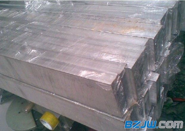 湖北清安鋁業(yè)取得鋁型材壓延側(cè)板定位工裝專利有效防止鋁型材輸送中發(fā)生偏轉(zhuǎn)