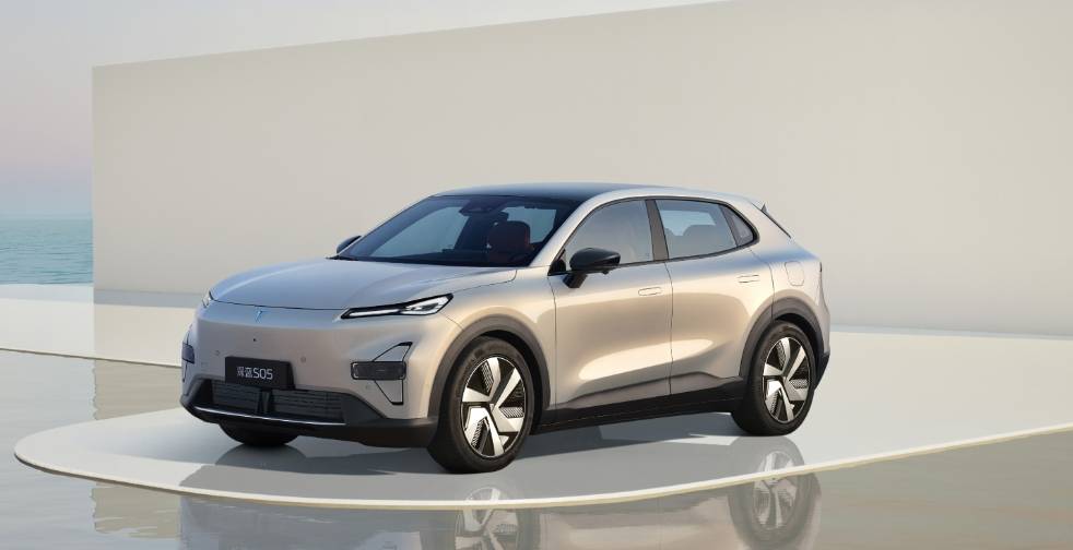 15萬級純電SUV卷王之爭銀河E5剛上位深藍(lán)S05就來了。