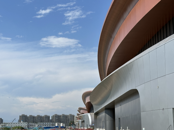 中建裝飾助力新國展二期項目幕墻竣工 內(nèi)裝即將完美呈現(xiàn)(圖2)