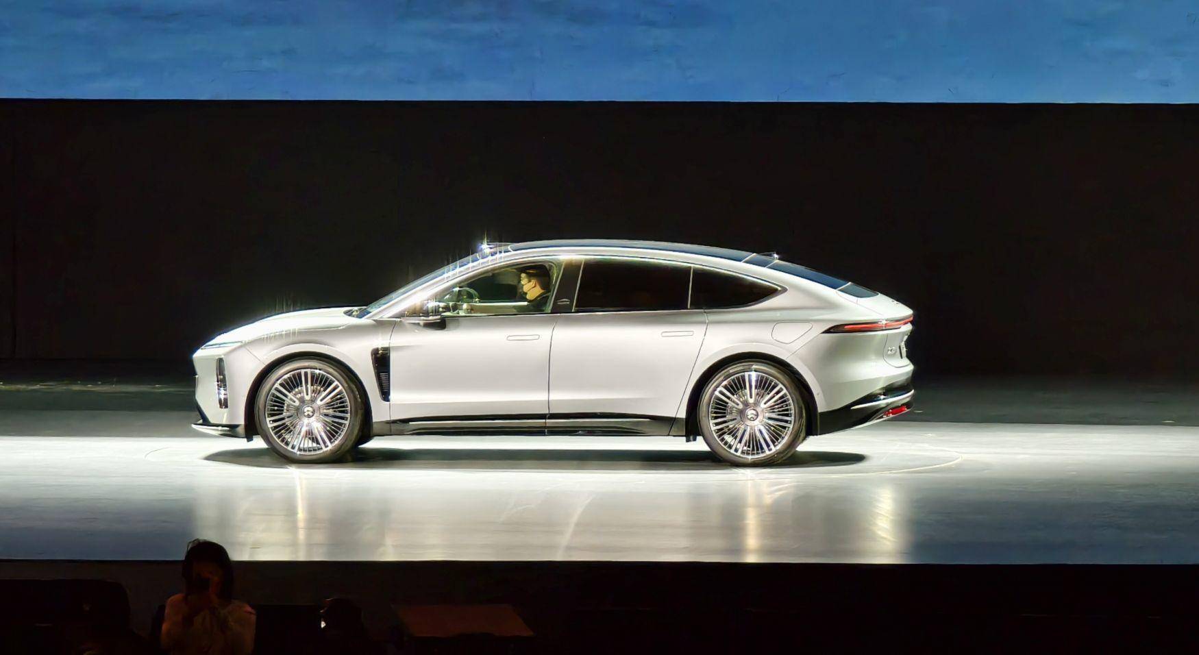 蔚來(lái)最貴的車和最便宜的車登場(chǎng)(圖4)
