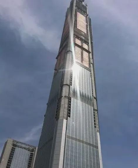 九游體育：等了10年！全國第一高爛尾樓終于復工！(圖8)