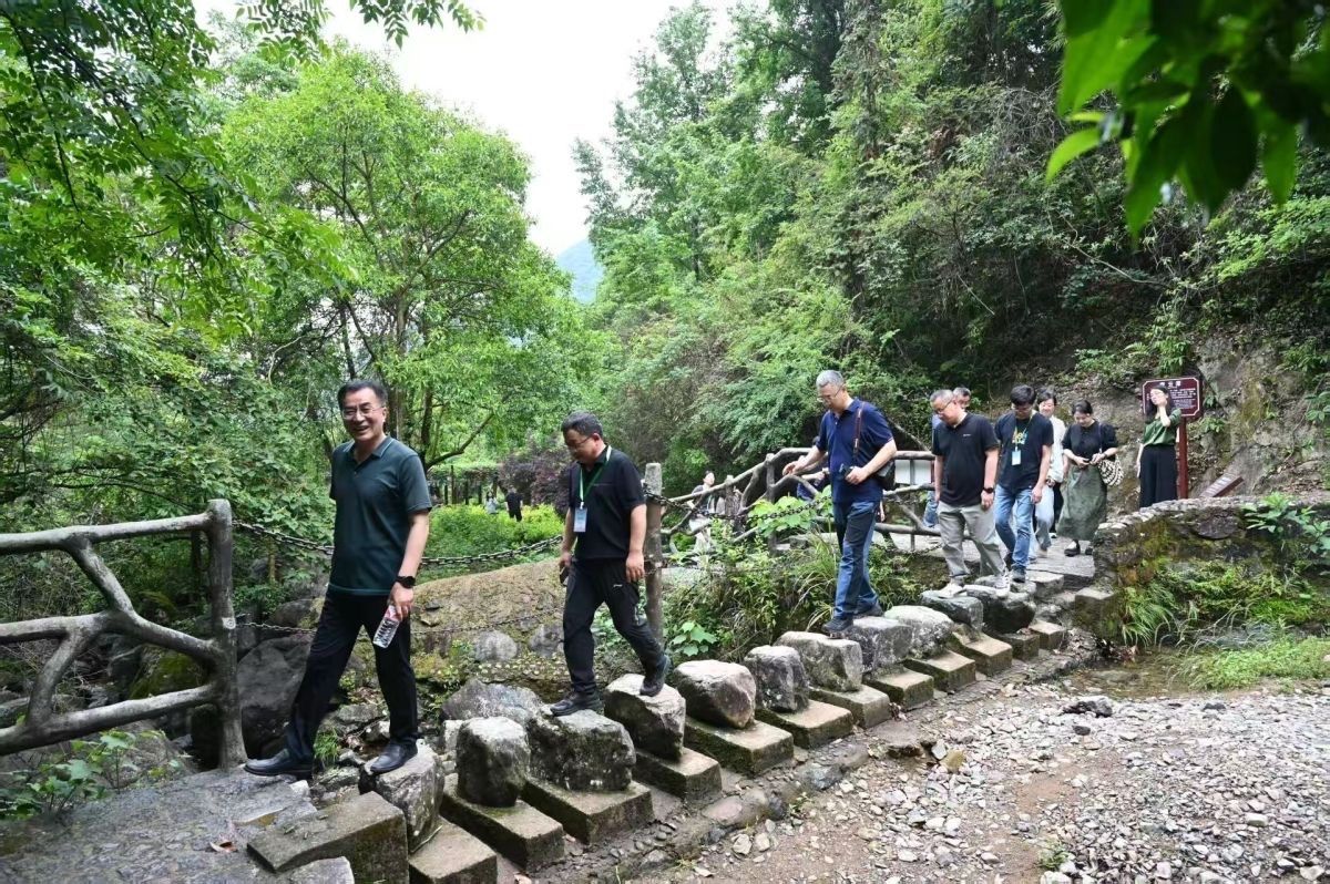 九游app：全國(guó)媒體寧波行：循“霞客”足跡見(jiàn)小城數(shù)百年之變！(圖5)