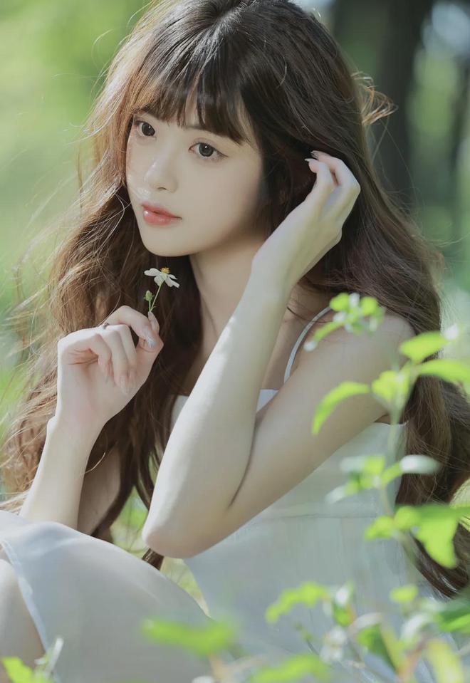 女生脫個(gè)精光給男生捅