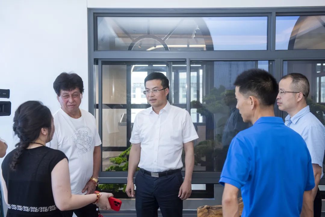 德化縣縣長(zhǎng)吳志樸調(diào)研企業(yè)高質(zhì)量發(fā)展與環(huán)保達(dá)標(biāo)創(chuàng)建工作(圖3)